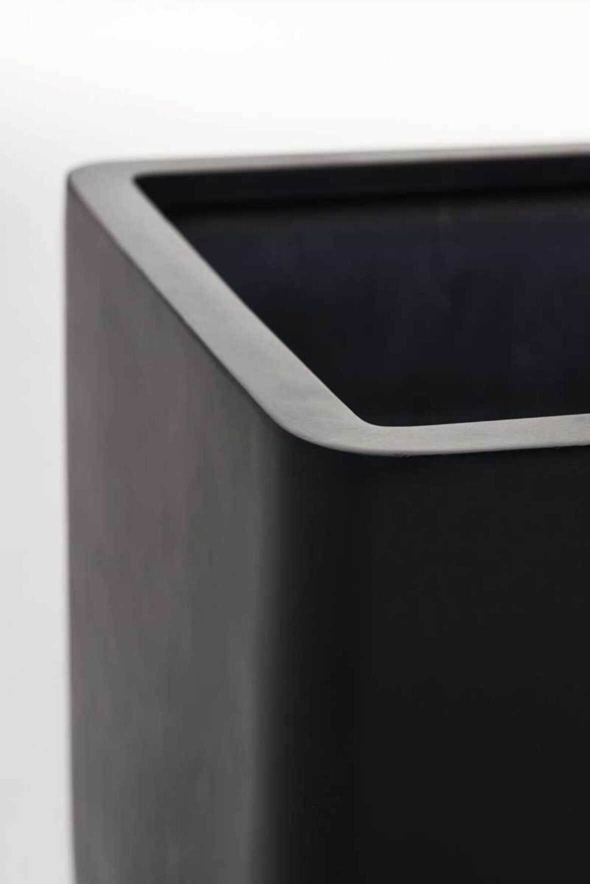 Rollen, runde Ecken, neue Farbe PflanzkübelKlassiker in neuen