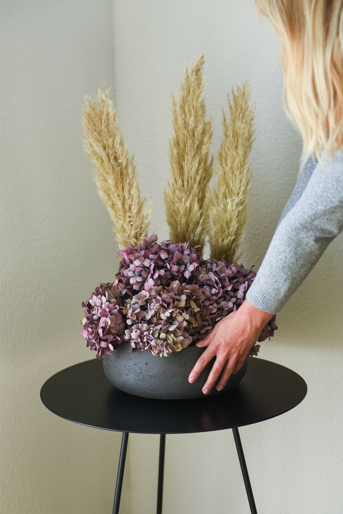 DIY – Gesteck mit Trockenblumen in Deko-Schale | VIVANNO