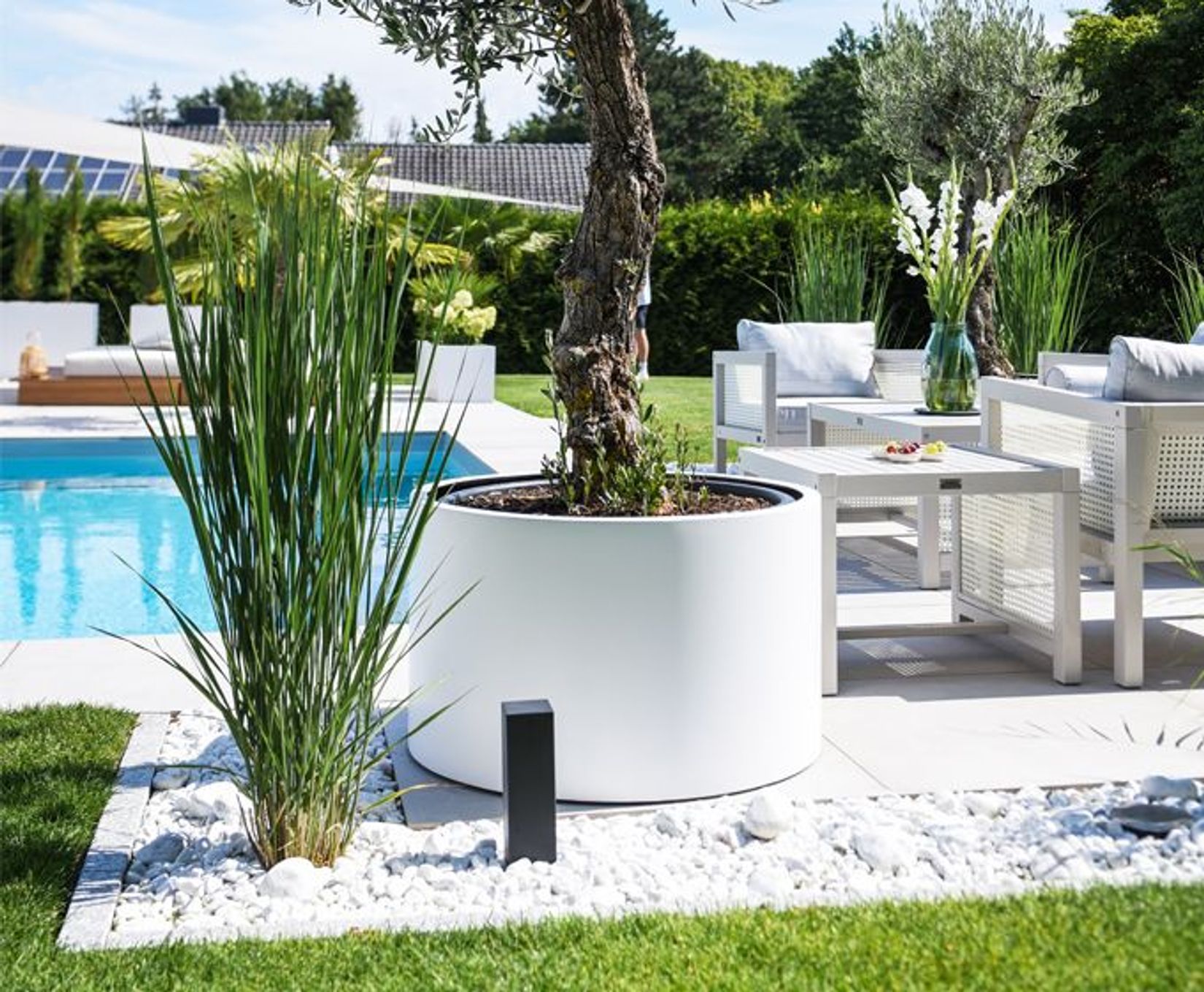 Pflanzkübel Sonderanfertigung Weiß Terrasse Garten