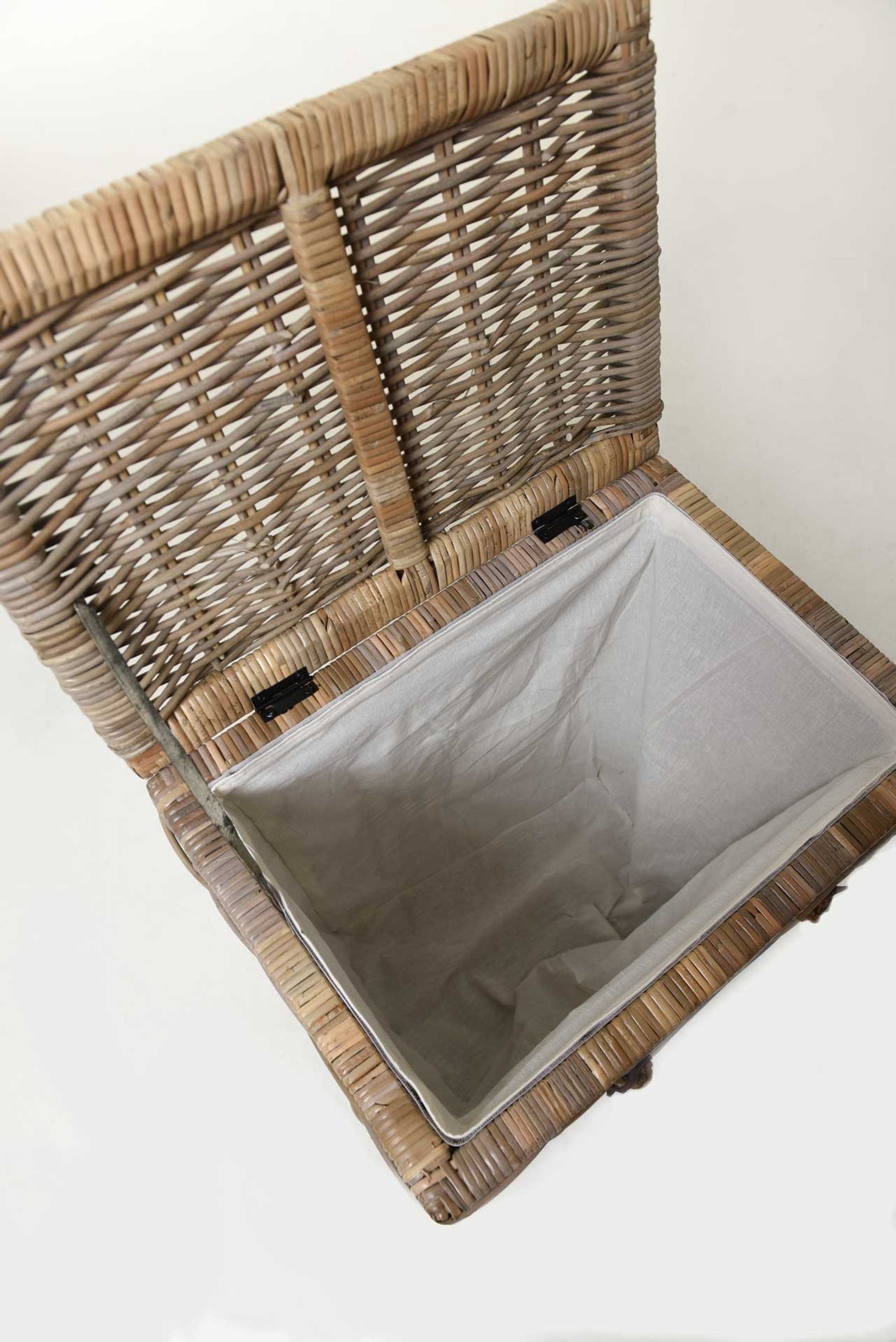 Wäschekorb CESTO Rattan 50x35x66 cm Grau Wäschekorb CESTO Rattan 50x35x66 cm Grau