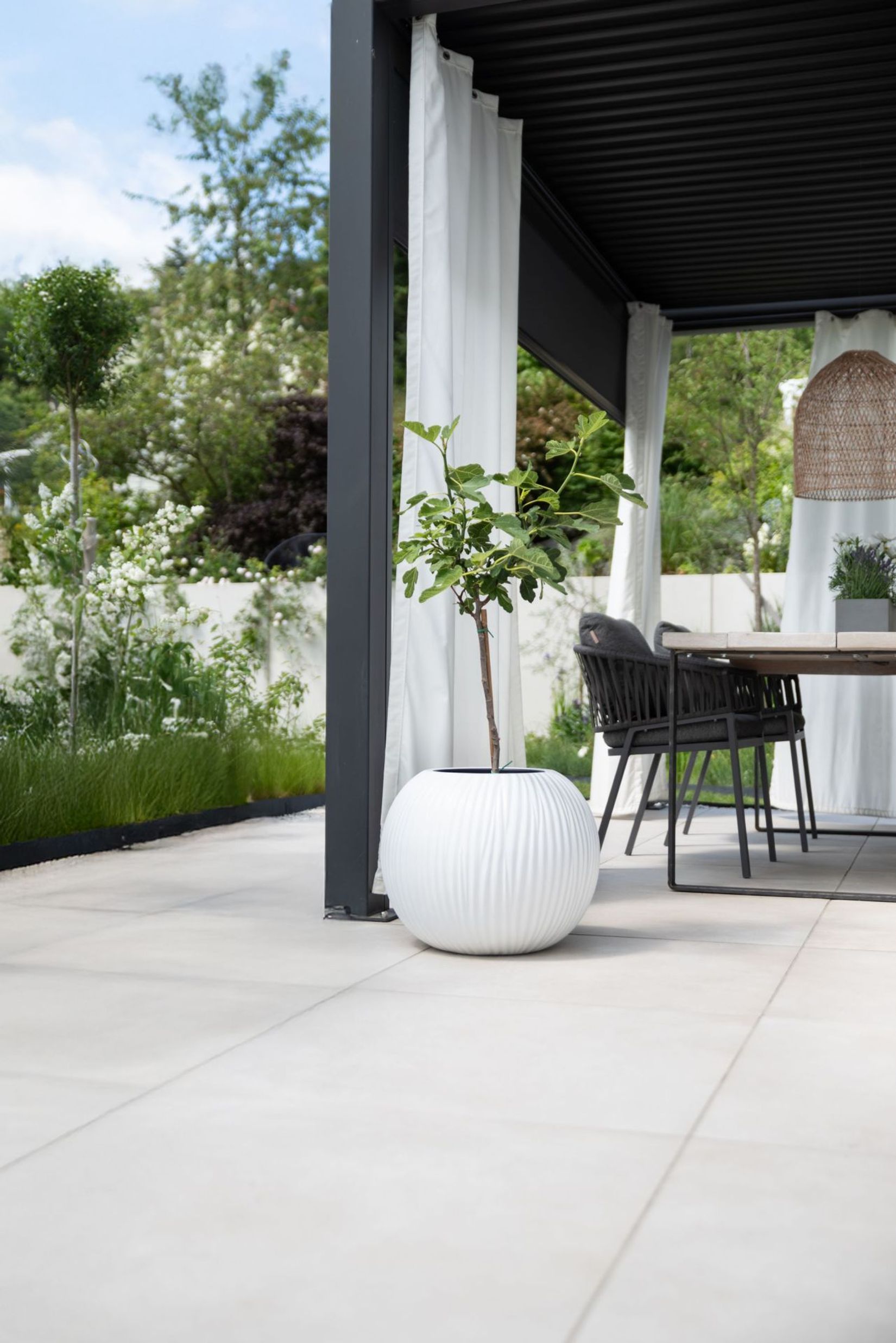 Pflanzkübel Blumenkübel Fiberglas VITRO weiß matt Pflanzkübel Blumenkübel Fiberglas VITRO weiß matt