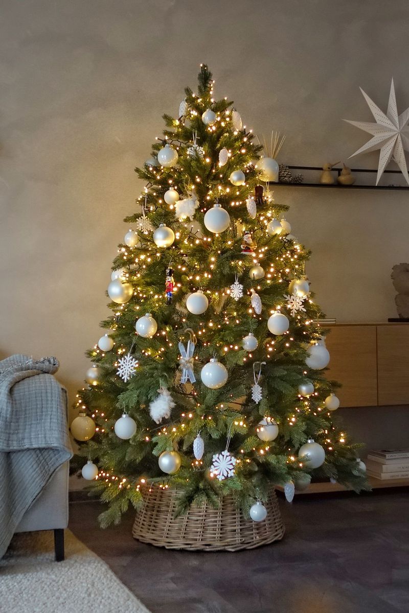 Künstlicher Weihnachtsbaum Premium Nordmanntanne, 180 cm hoch | 401801361801