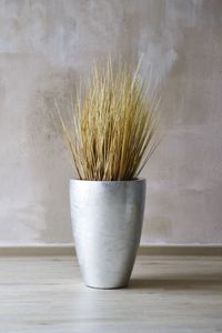 Pflanzkübel OPALA Fiberglas Silber Hochglanz 32x44 mit Kunstpflanze BOHO
