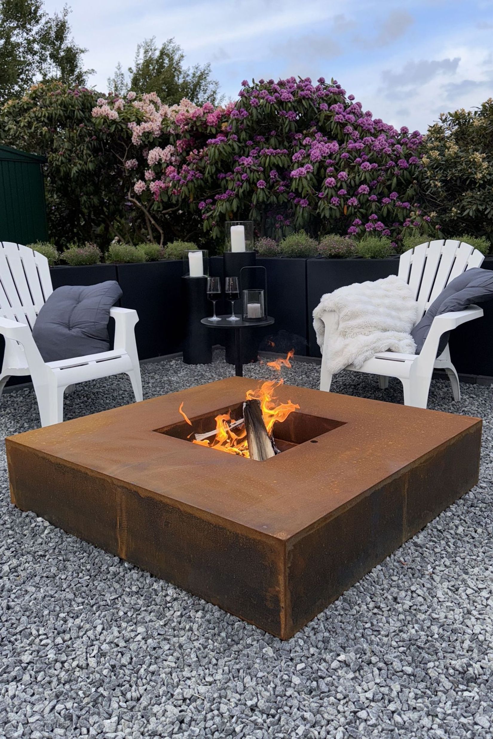 Feuertisch Feuerschale quadratisch Cortenstahl FUEROX Braun