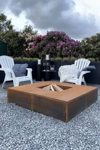 Feuertisch Feuerschale quadratisch Cortenstahl FUEROX Braun