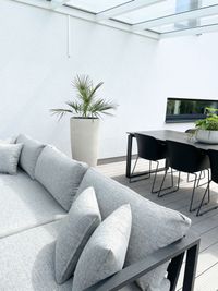 Pflanzkübel Blumenkübel Fiberglas Steinoptik "City", Creme