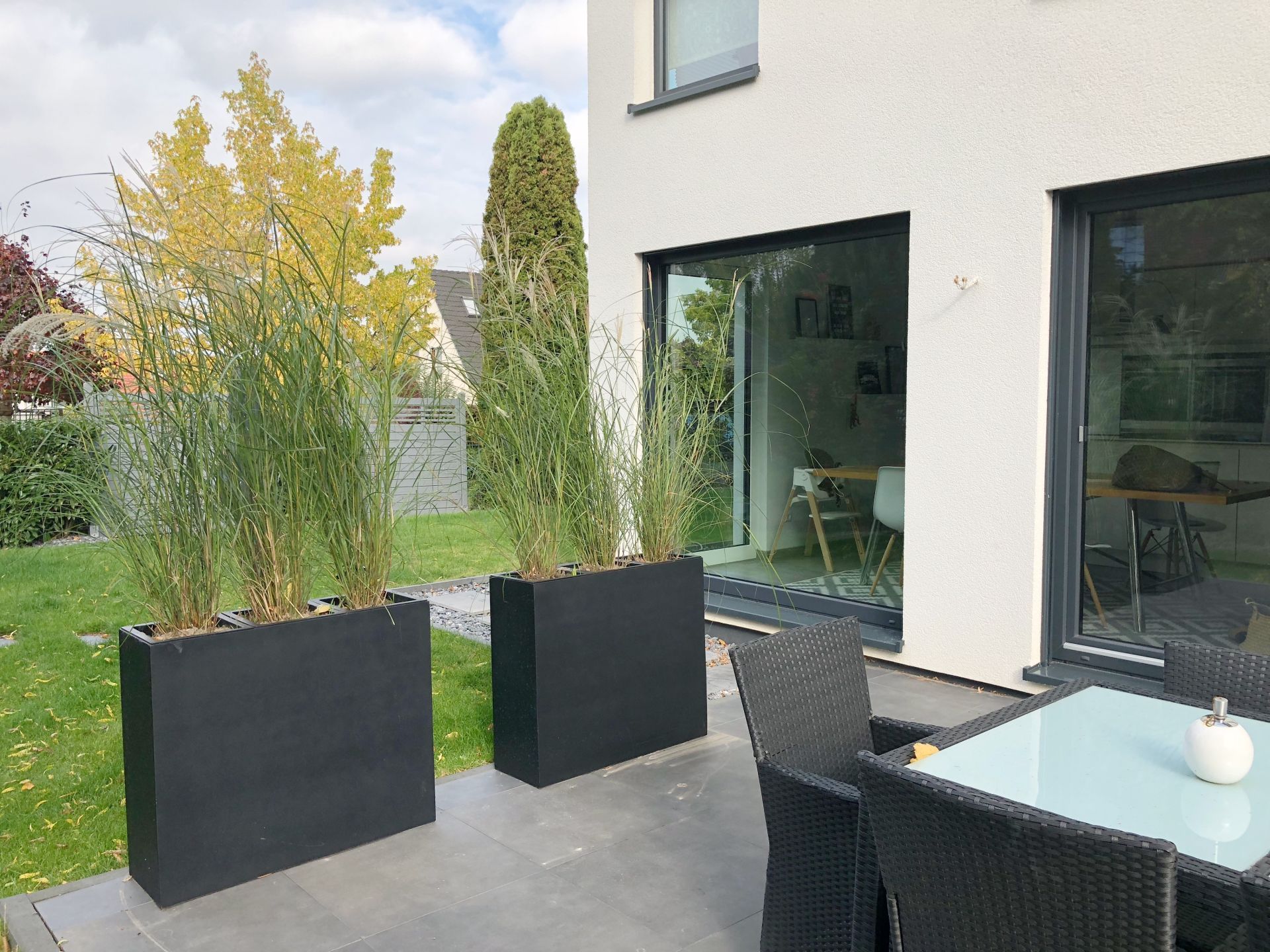Pflanzkübel Raumteiler Fiberglas "Elemento", Anthrazit Blumenkübel