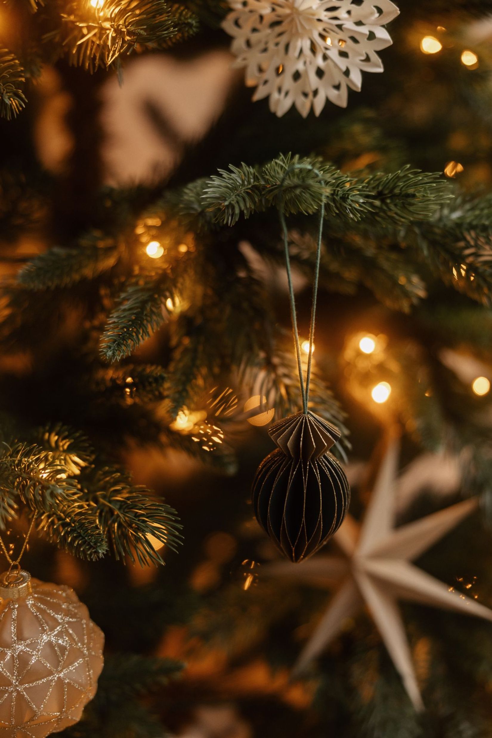 Künstlicher Premium Weihnachtsbaum Nordmanntanne LED, 180 cm hoch