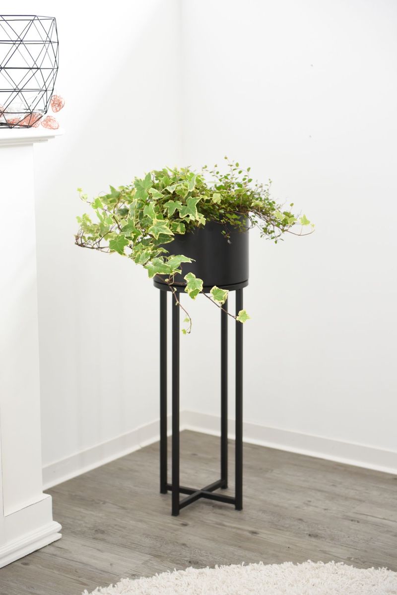 Blumentopf auf Ständer, mit Beinen ELEVATE CROSS - Schwarz Matt | 100071035225