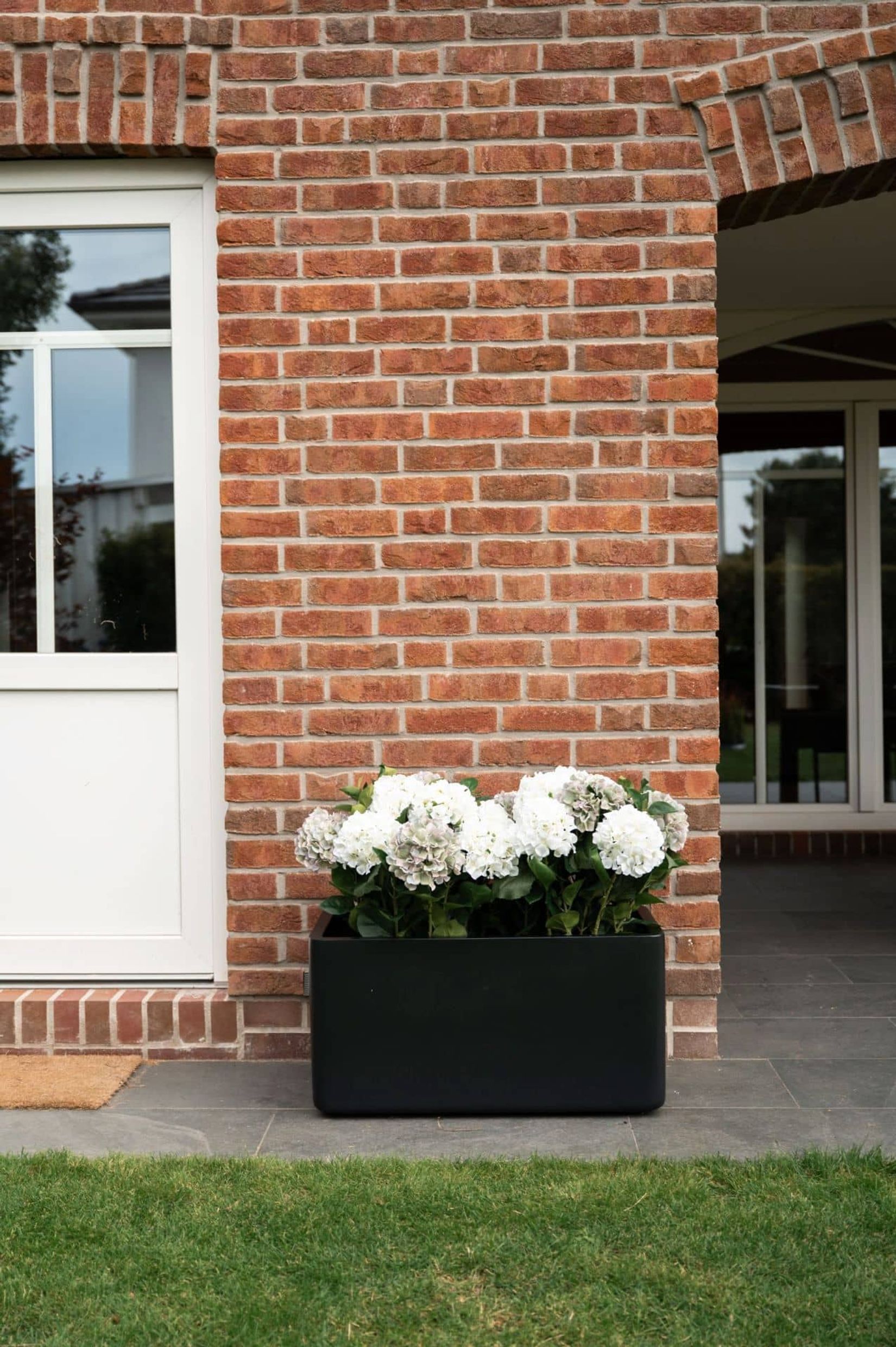 Pflanzkübel Blumenkübel Fiberglas Schwarz Matt MAXI ROUND