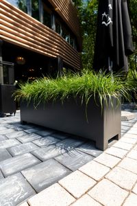 Pflanzkasten Blumenkasten eckig mit Füßen Aluminium BOXA FEET Schwarzgrau Matt