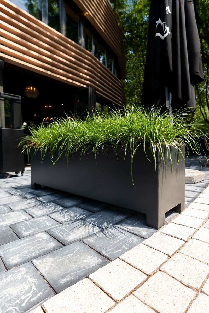 Pflanzkasten Blumenkasten eckig mit Füßen Aluminium BOXA FEET Schwarzgrau Matt | 200x50x60 cm | BOXAFEET-AFP22