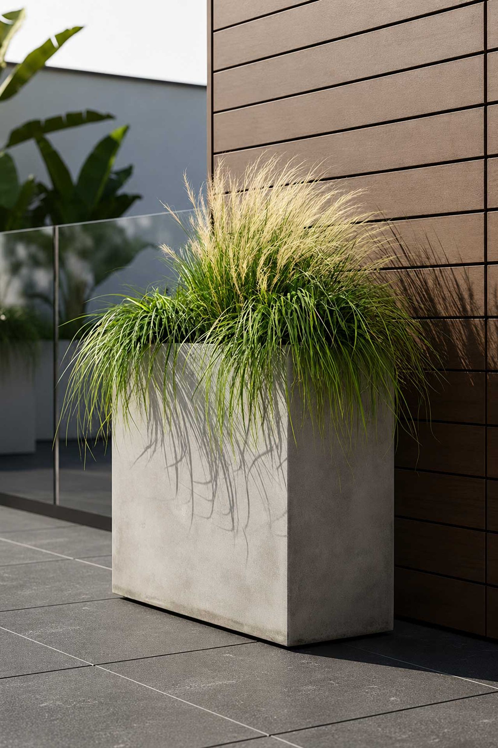 Pflanzkübel Raumteiler Fiberglas "Elemento", Beton-Design, Grau