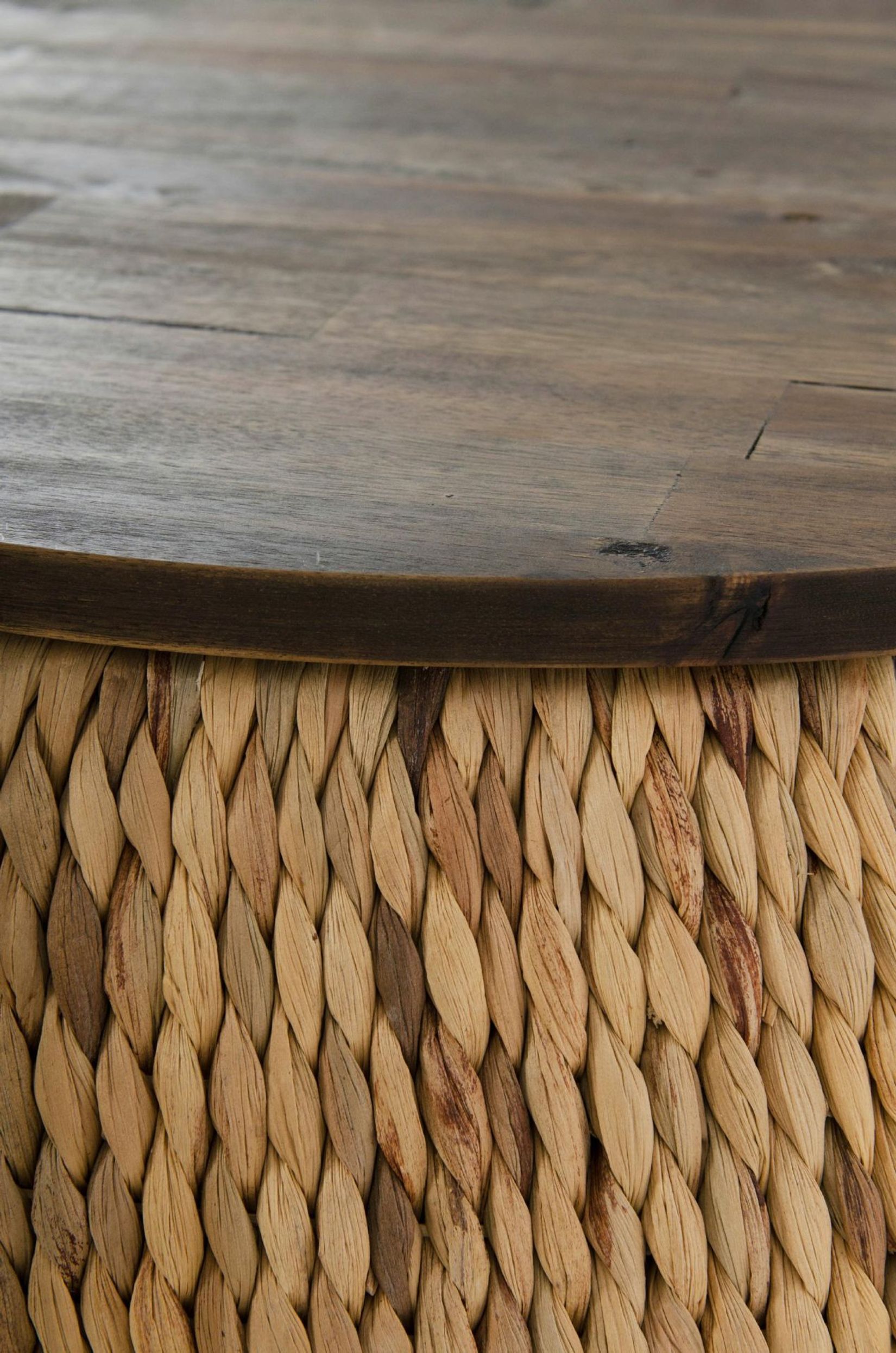 Tisch mit Holzplatte rund Wasserhyazinthe "Fox", Natur