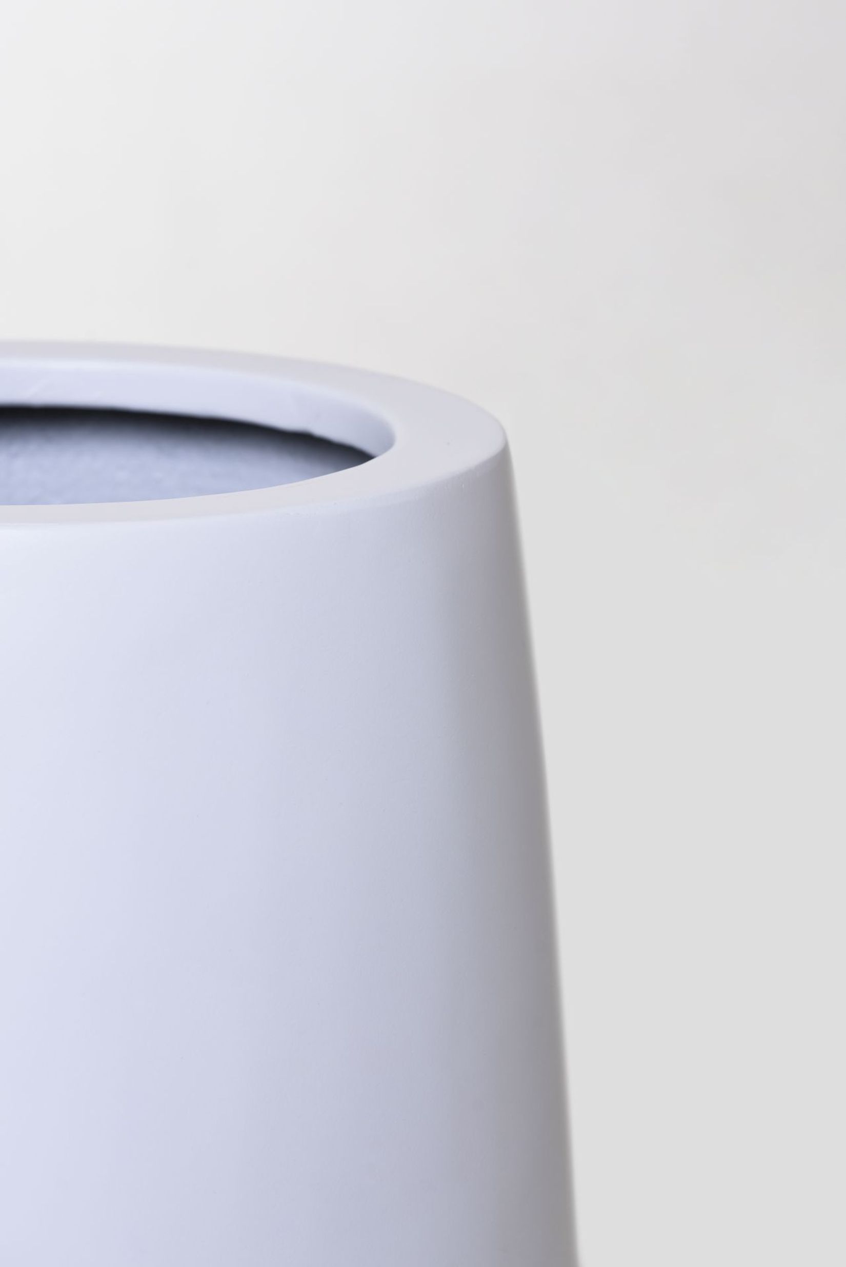Exklusiver Pflanzkübel Fiberglas  MAGNUM Weiß Matt