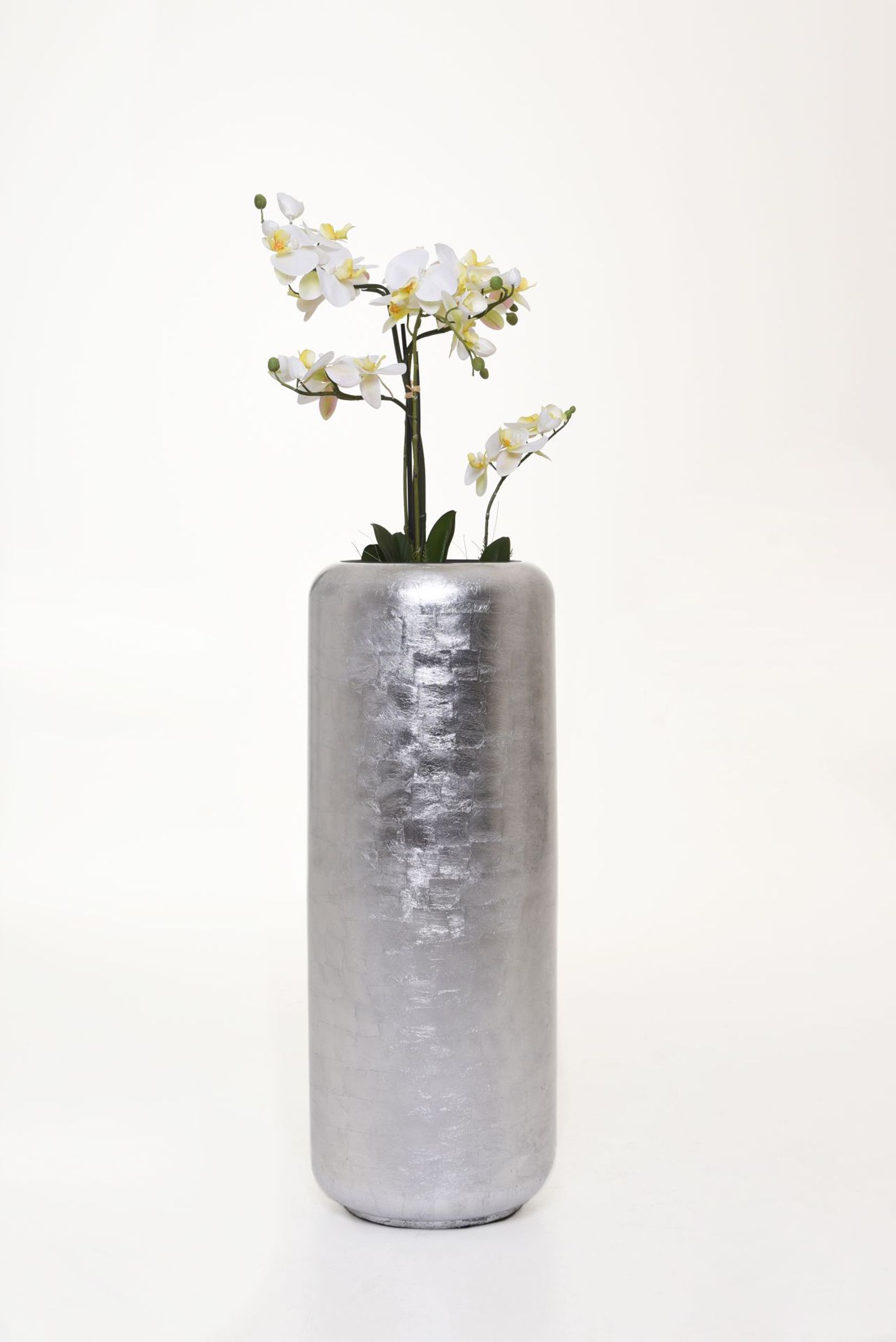 Pflanzkübel MERA Fiberglas Silber Hochglanz mit Kunstpflanze ORCHIDELIS