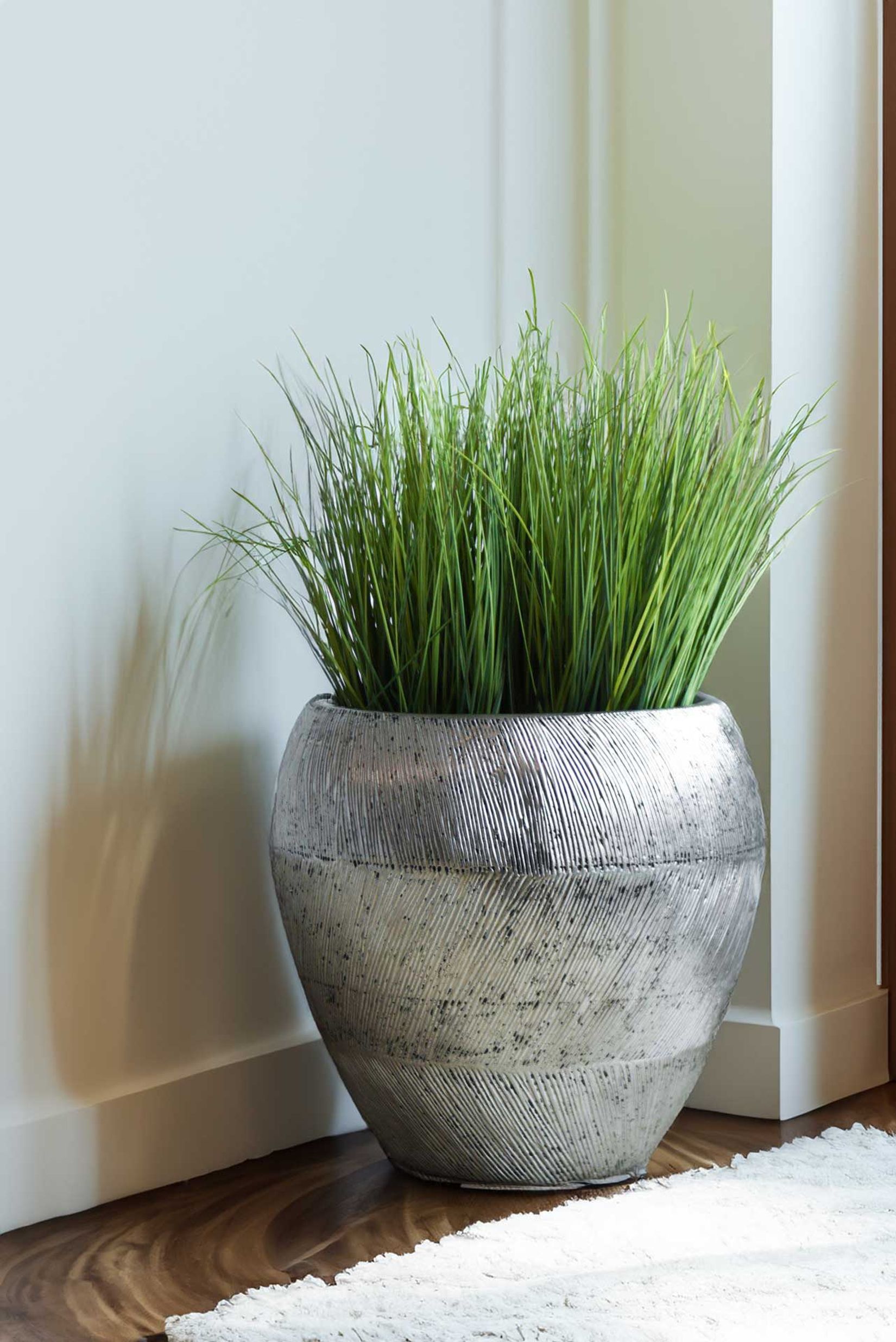Blumentopf Pflanzkübel Fiberglas Silber Schwarz geriffelt TEMPEST