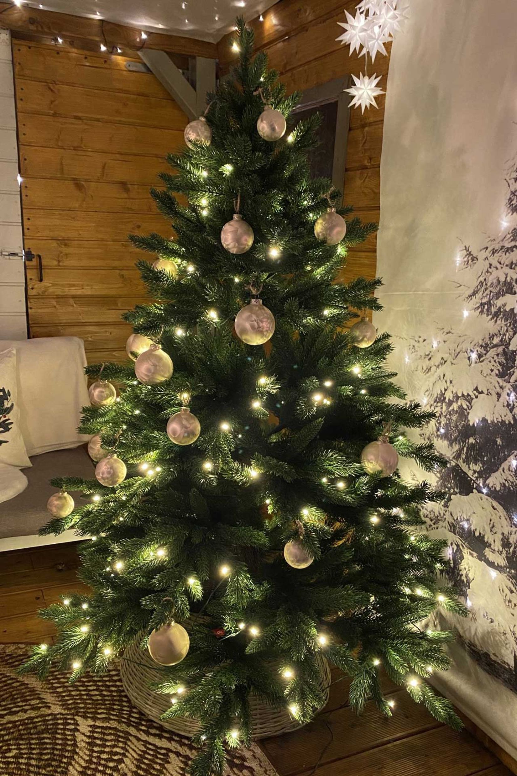 Künstlicher Premium Weihnachtsbaum Nordmanntanne LED, 150 cm hoch