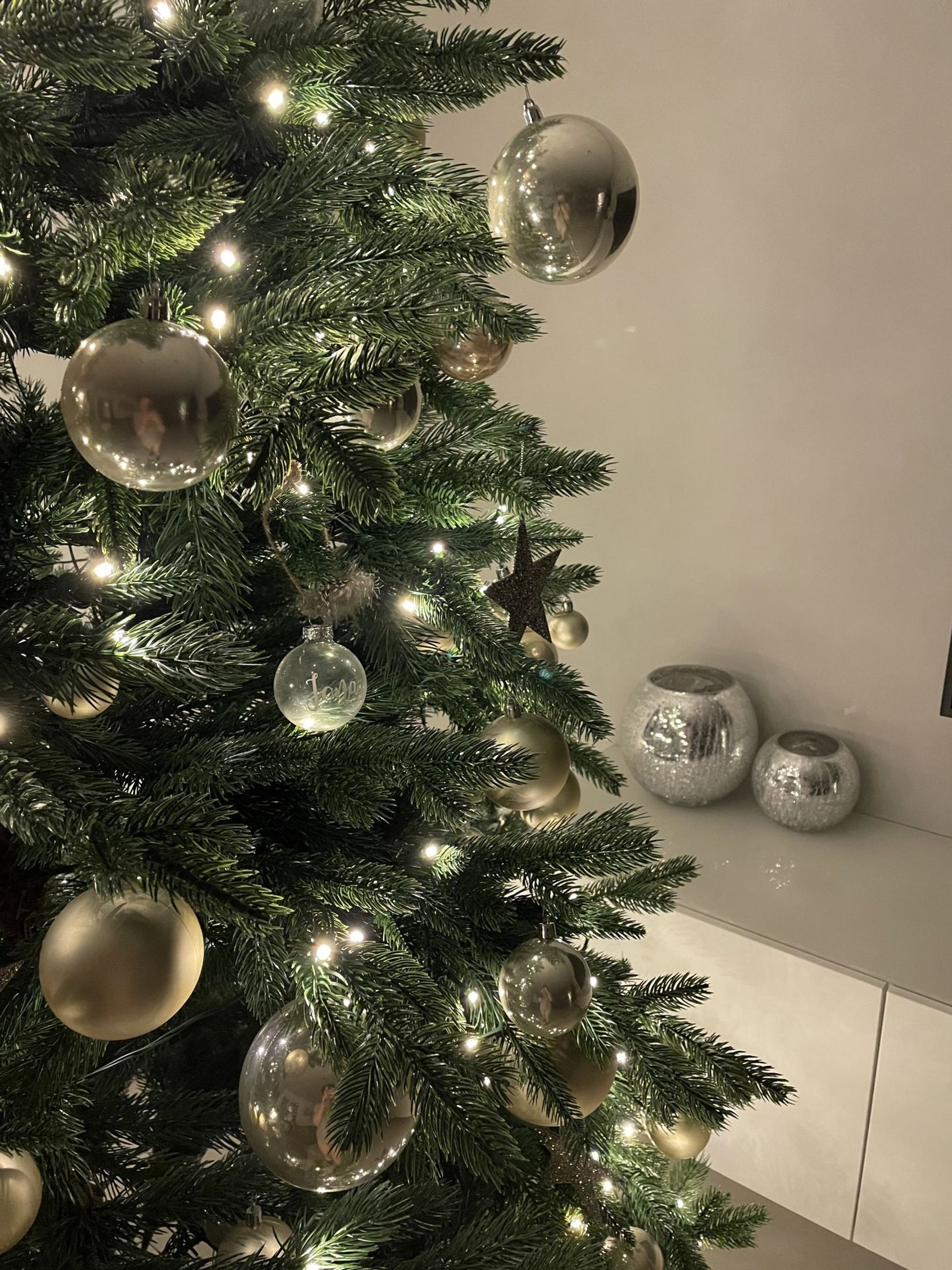 Künstlicher Premium Weihnachtsbaum Nordmanntanne LED, 240 cm hoch