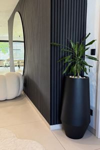 Pflanzkübel Bodenvase Fiberglas BERBELA Schwarz Matt