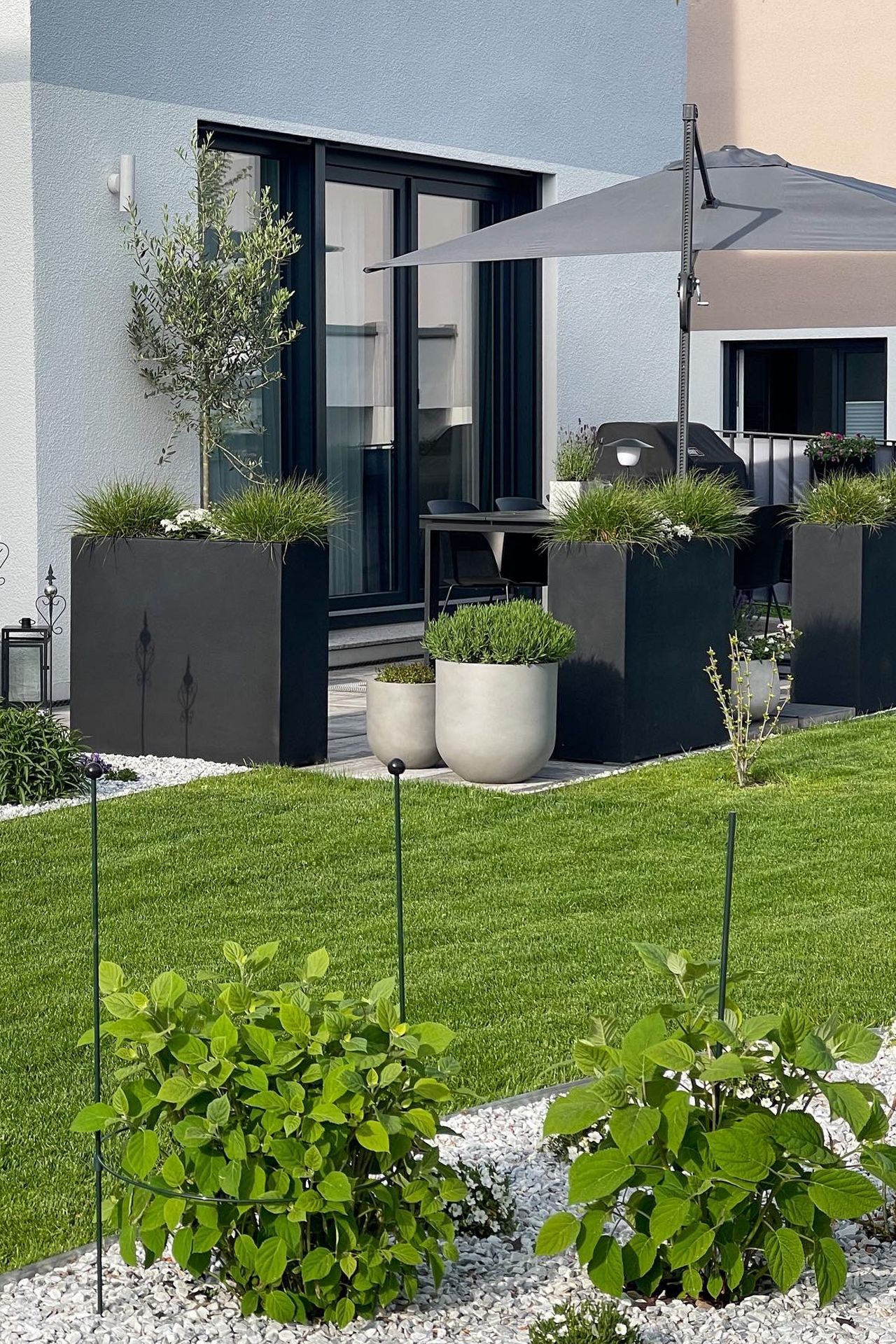 ESTERAS Blumenkübel ‚Gemert‘ | XXL Pflanzkübel Aus Fiberglas, Schwarz, 97x97x67 Cm
